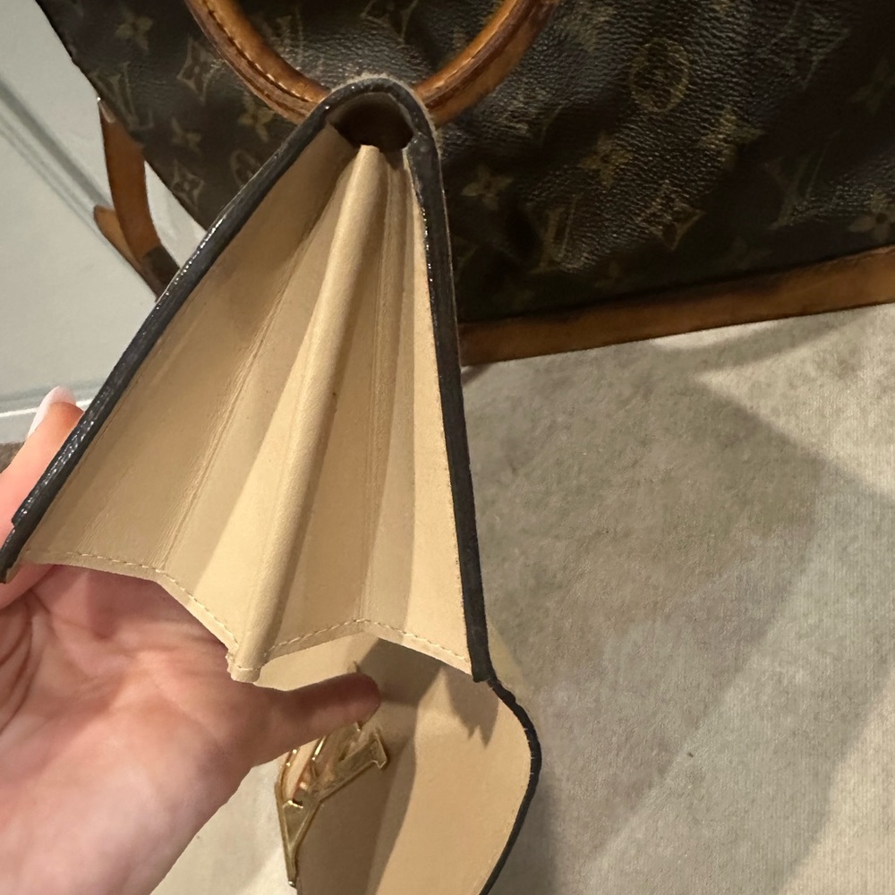 Louis Vuitton clutch - Picture 7 of 15